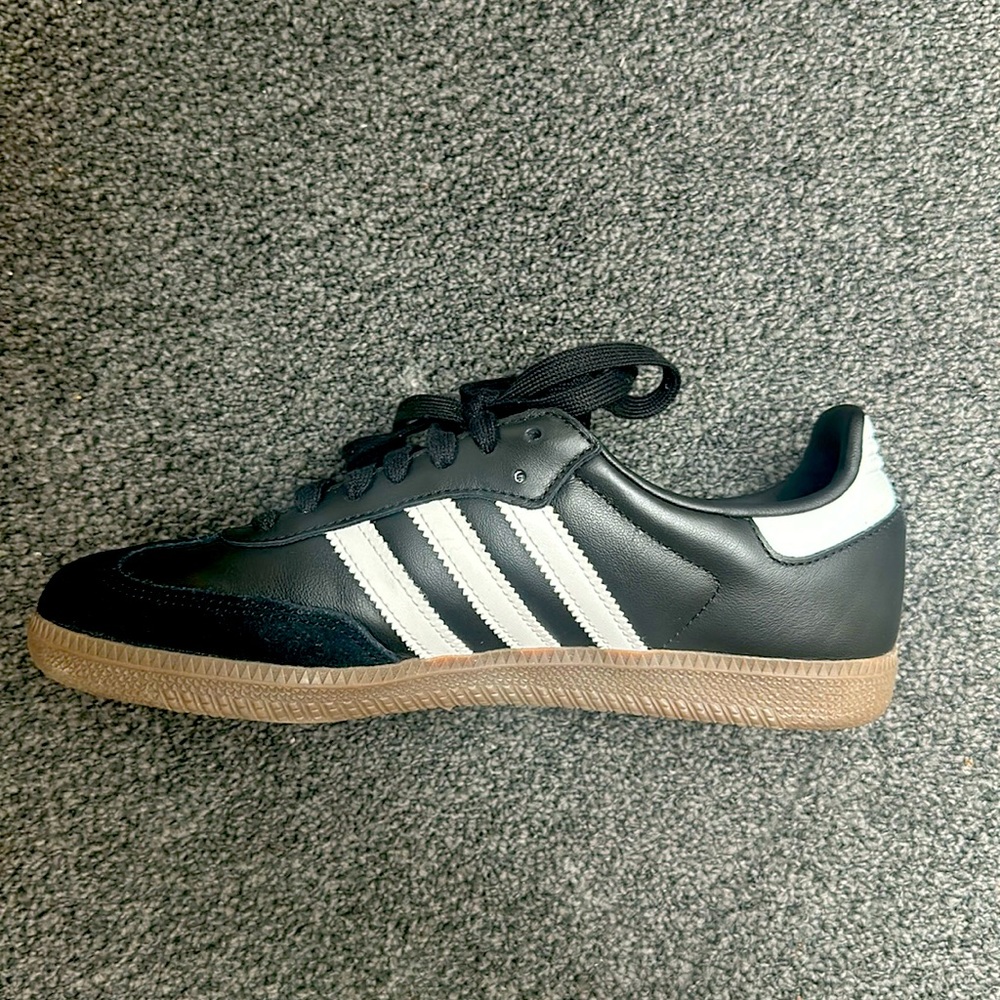 Adidas sambas black